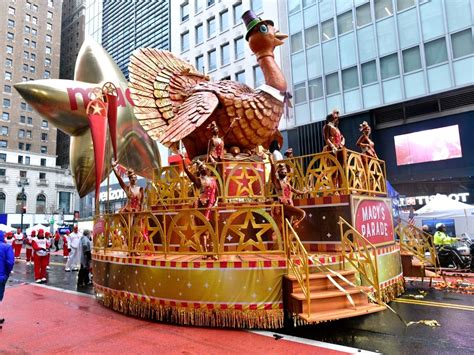 Thanksgiving Day Parade Returns To Nycs Streets For 2021 New York