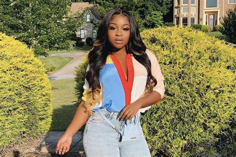 Reginae Carter Flaunts Her Toned Body In A White Savage X Fenty Outfit Celebrity Insider