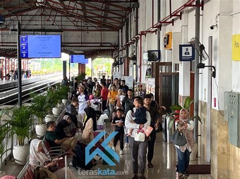 Idul Fitri H Meningkat Volume Penumpang Kereta Api Teraskata Jatim