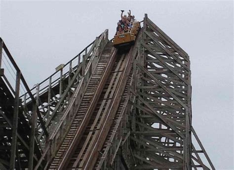 Mean Streak Roller Coaster At Cedar Point Parkz Theme Parks