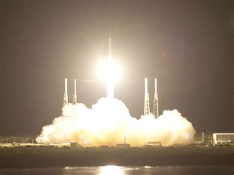 Spacex S First Operational Mission Goes Off Almost Without A Hitch Should Dock With Iss On