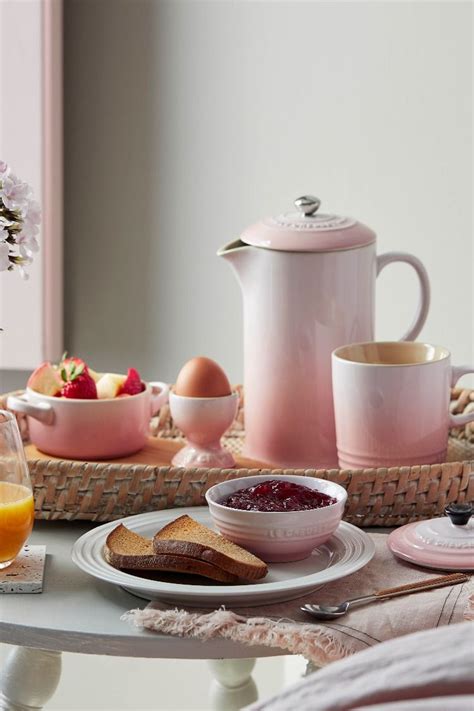 Le Creuset Shell Pink | Le creuset pink, Le creuset cookware, Cute kitchen