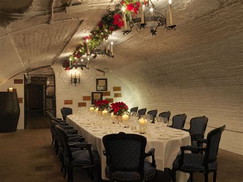 41 Places To Host A Christmas Party