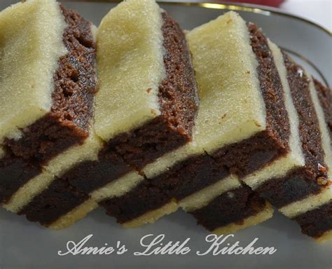 Kek Lapis Kembang Melati Amies Little Kitchen