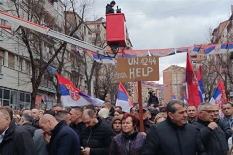 Veliki Skup U Kosovskoj Mitrovici Penziju Sam Itav Ivot Sticao Ne