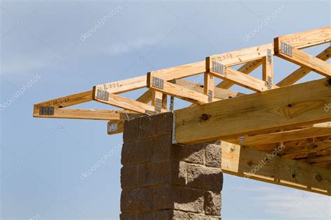 Truss Roof Construction — Stock Photo © sframe #11033150