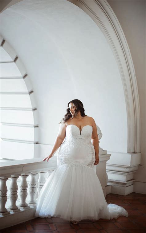 Sexy Plus Size Fit And Flare Wedding Dress With Plunging Neckline Essense Of Australia Wedding