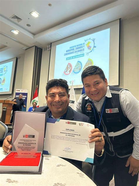 El Porvenir Alcalde Recibe Diploma Y Sello Por Combatir La Anemia