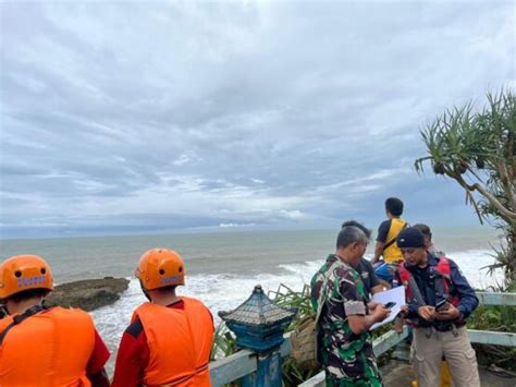 Pencarian Korban Terseret Ombak Di Malang Berlanjut Tim Sar Gunakan