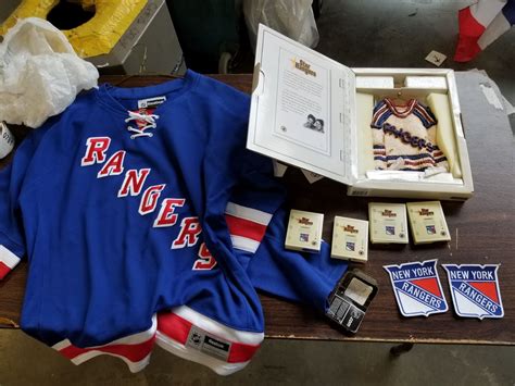 NEW YORK RANGERS JERSEY 2 PATCHES, 1 LARGE AND 3 MINI HANGERS NHL LOT ...