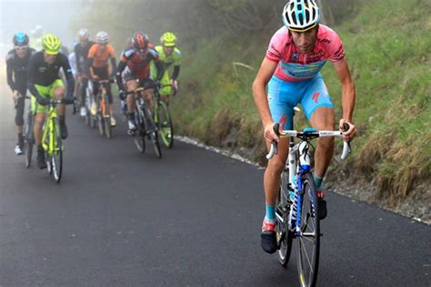 Vincenzo Nibali edges closer to Giro d'Italia victory | Cycling Weekly