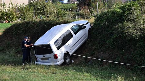 Sangue Sulle Strade Un Uomo Perde Il Controllo Dell Auto E Muore