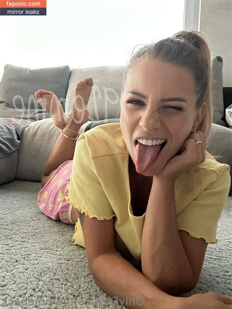 Emmabackmusic Aka Emmeback Nude Leaks OnlyFans Faponic