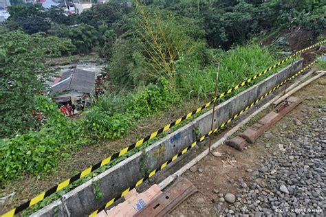 Jalur Kereta Bogor Sukabumi Longsor Perbaikan Butuh 3 Bulan