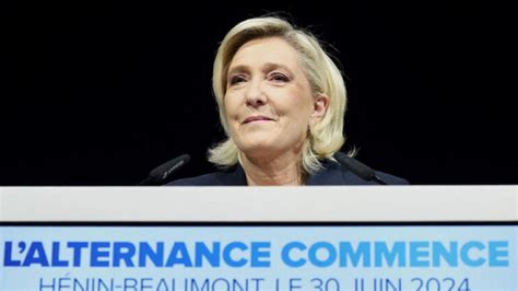 Elezioni Francia L Onda Nera Avanza Con Le Pen E Il Rn Al