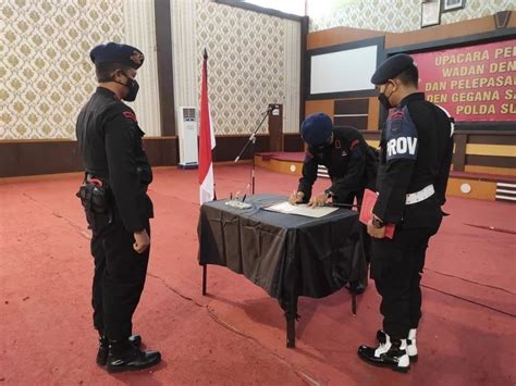 Danden Gegana Brimob Poldasu Pimpin Upacara Pengukuhan Jabatan Dan