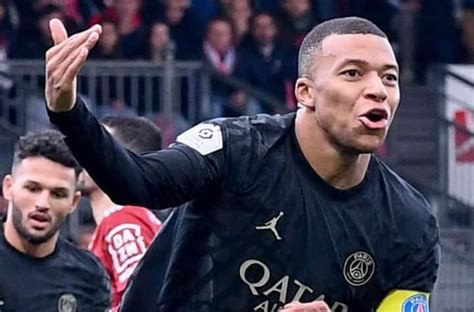 Hattrick Mbappe Bawa Psg Ke Puncak Klasemen Ligue Kulit Bundar