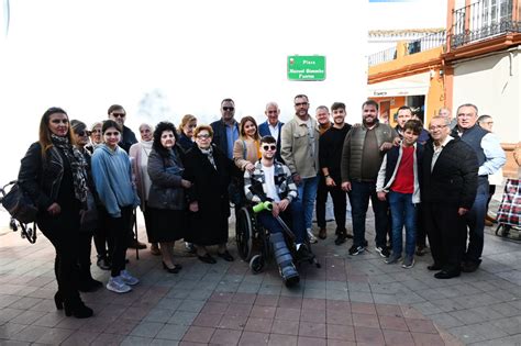 El Ayuntamiento De Tomares Dedica Una Plaza A Manuel Bizcocho Fuertes