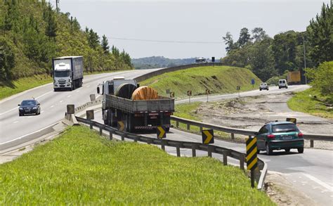 Estradas No Litoral Cotidiano Fotografia Folha De S