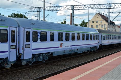 Pierwsze Zmodernizowane Wagony Z Newagu Ju W Pkp Intercity Zdj Cia