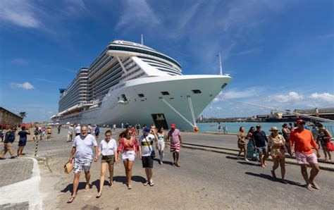 Primeiro navio da temporada de cruzeiros chega a Alagoas neste sábado