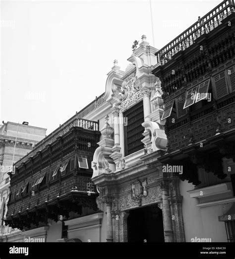 Hausfassade In Der Hauptstadt Lima Peru 1960er Jahre Front Side Of A