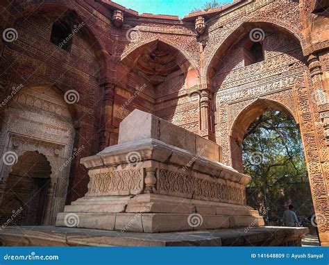 Tomb of Iltutmish stock image. Image of engravings, fine - 141648809