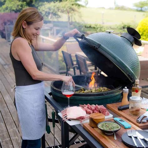 How To Grill On A Big Green Egg