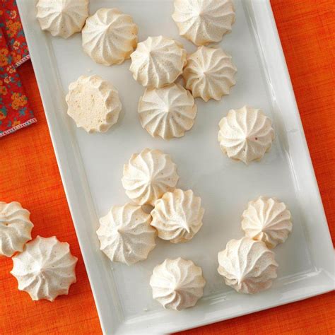 45 Lightened Up Cookies That Curb Snack Attacks Vanilla Meringue Cookies Vanilla Meringue