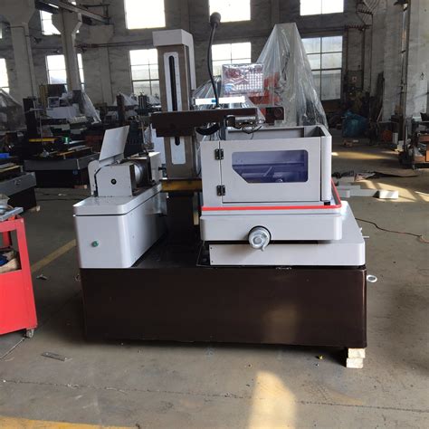 High Speed Wirecut EDM Machine Dk7732 CNC Wire Cutting Machine China