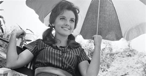 Dawn Wells Who Played Mary Ann On Gilligans Island Dies At 82 Of