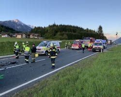 Gailtal Journal Frontalkollision Auf B J Hriger Schwer Verletzt