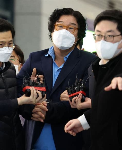 쌍방울 김성태 입국…이재명에 변호사비 안 갔다 혐의 부인 네이트 뉴스