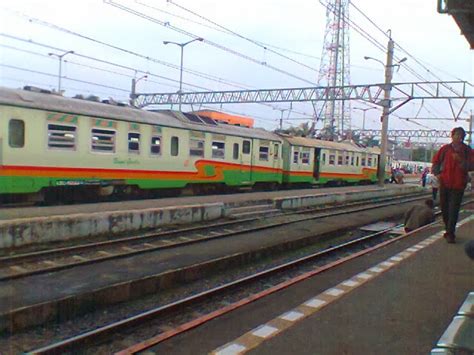 Kereta Api Indonesia Perjalanan Ka Bumi Geulis Sukabumi Bogor