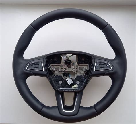 Установка руля FF3 rest с подогревом — Ford Focus Sedan II, 2 л, 2011 ...
