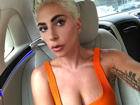 Lady Gaga Divulga Capa Do Novo álbum Chromatica Nas Redes Sociais