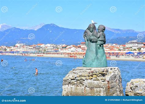 L Attesa Or The Waiting Statue Viareggio Italy Editorial Stock Photo