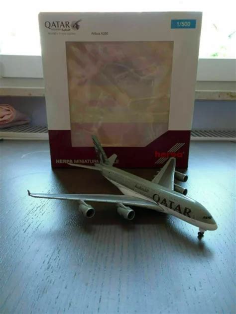 QATAR AIRWAYS AIRBUS A380 800 1 500 Herpa 528702 001 A380 DOHA A7 APG