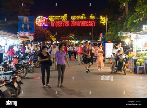 One of the attractions Siem Reap, night market where traveling tourists ...