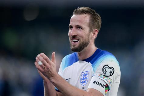 Harry Kane se torna o maior artilheiro da história da seleção da Inglaterra