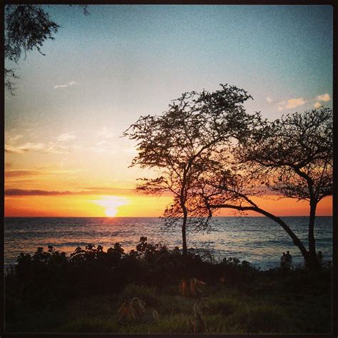 Beautiful sunset in Kona | Hawaii Outdoor Guides