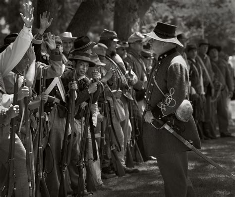 Fotos Gratis Persona En Blanco Y Negro Gente Multitud Militar