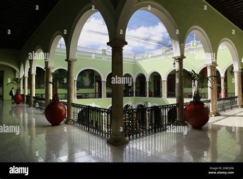 Colonial Mansion In The City Of Merida Mexico Stock Photo Alamy