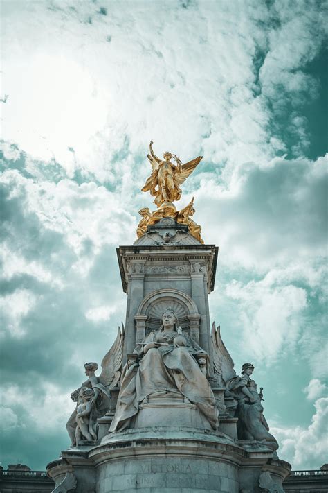 Buckingham Palace Wallpapers 4k HD Buckingham Palace Backgrounds On