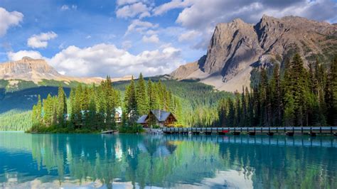 10 Of The Most Beautiful Lakes In The Canadian Rockies