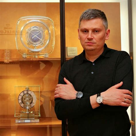 Как научиться разбираться в наручных часах - знакомимся с часовой темой