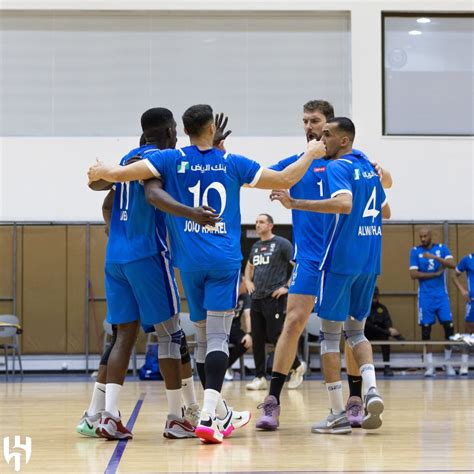 الهلال يفوز على الاتحاد ويقترب من حصد لقب دوري الطائرة ـ عاجل