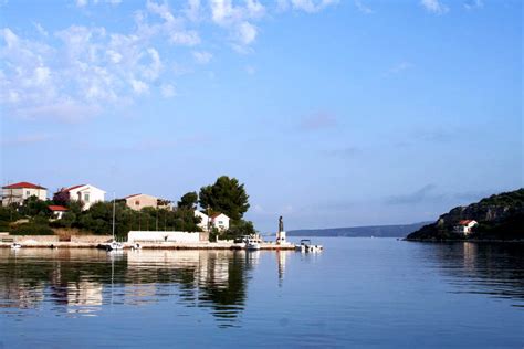 Temperatura Dell Acqua Del Mare Sull Isola Di Drvenik Veliki Oggi E