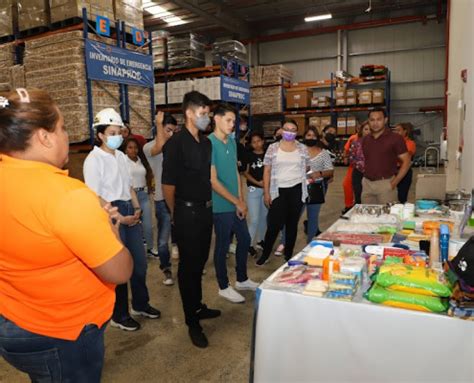 Estudiantes Universitarios Visitan Al Hub Humanitario Ministerio De