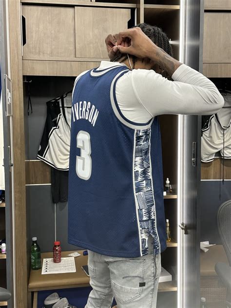 𝐉𝐮𝐬𝐭𝐢𝐧 𝐑𝐮𝐬𝐬𝐨 On Twitter Robert Covington Is Wearing An Allen Iverson